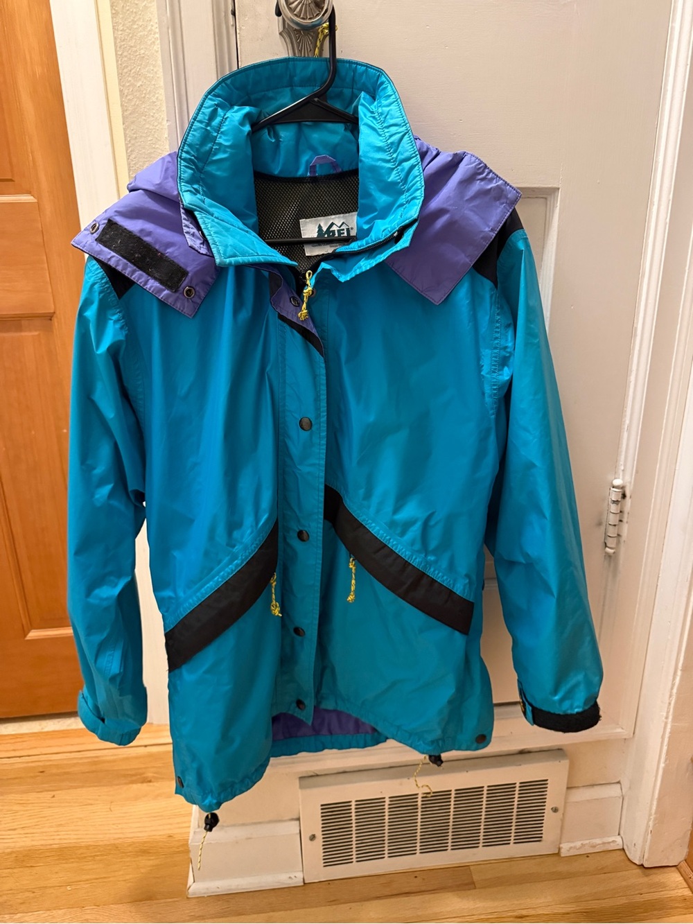 REI Vintage Gore Tex Color block teal jacket size 8